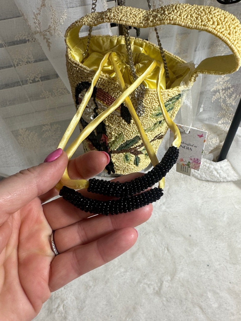 Made in India beaded yellow and black toucan tropical bucket crossbody bag - Picture 6 of 8